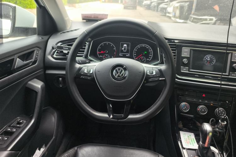 Used Volkswagen T-ROC 2018 280TSI DSG Two-Wheel Drive Comfort Version China VI Standard
