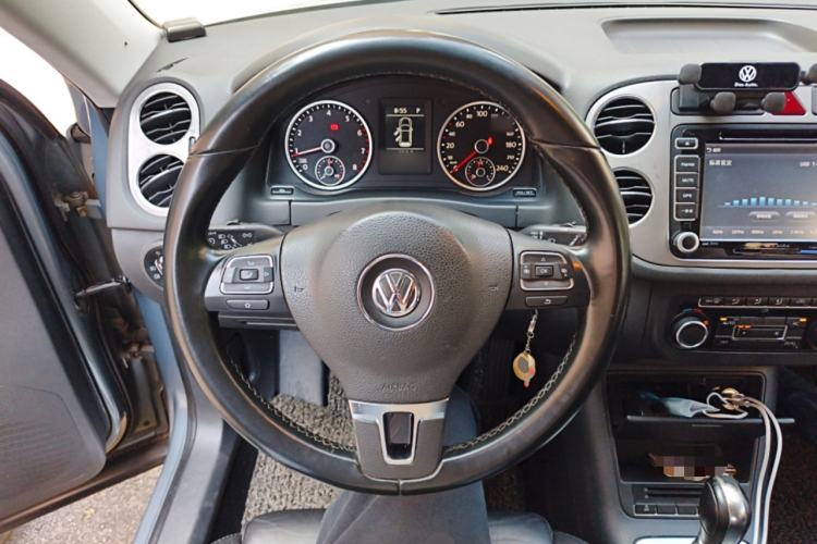 Used Volkswagen Tiguan 2012 1.8TSI Automatic Two-Wheel Drive Trend Edition Steering Wheel