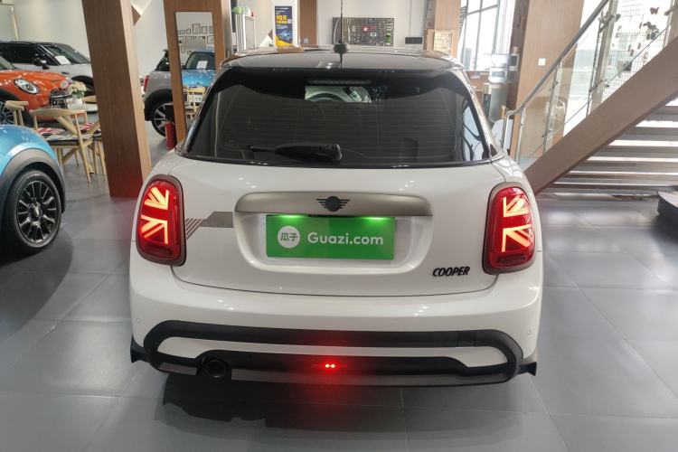 Used MINI MINI 2023 1.5T COOPER King's Cross Special Edition Five-Door Version