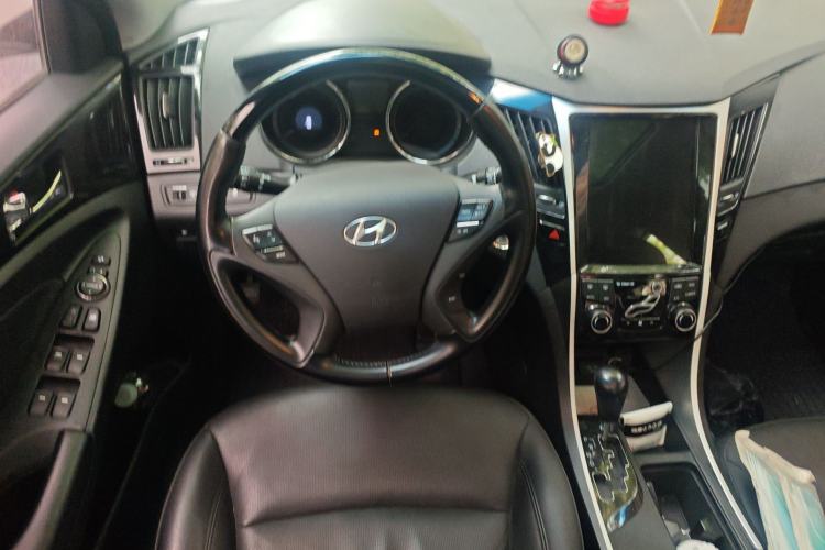 Used Hyundai Sonata 2014 2.4L Automatic Luxury Version China V Standard Steering Wheel