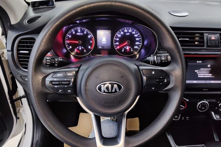 Used Kia KX Cross 2017 1.4L AT GLS Steering Wheel
