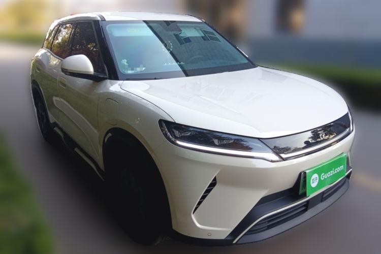 Used BYD Yuan UP 2025 Model 301KM Leading Version Front Right 45 Deg