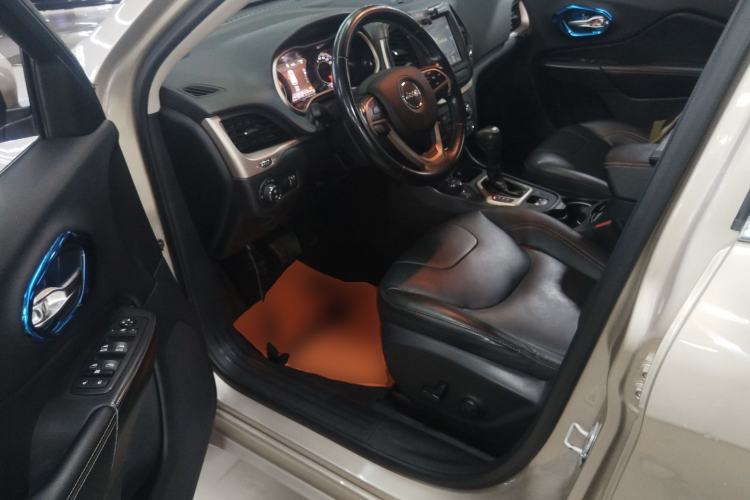 Used Jeep Cherokee 2017 2.4L Professional Smart Edition
