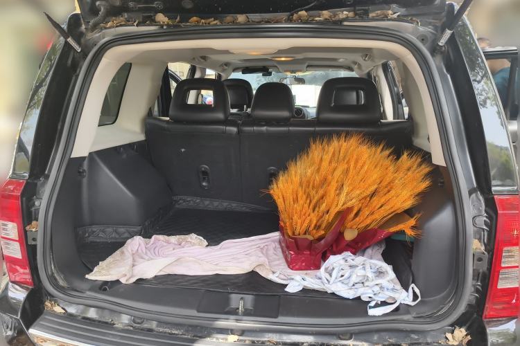 Used Jeep Patriot 2011 2.4 Luxury Edition Trunk