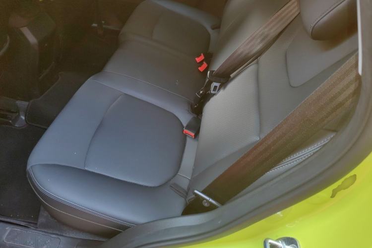 Used Wuling Alvez 2022 1.5L Manual Comfort Version Interior 4