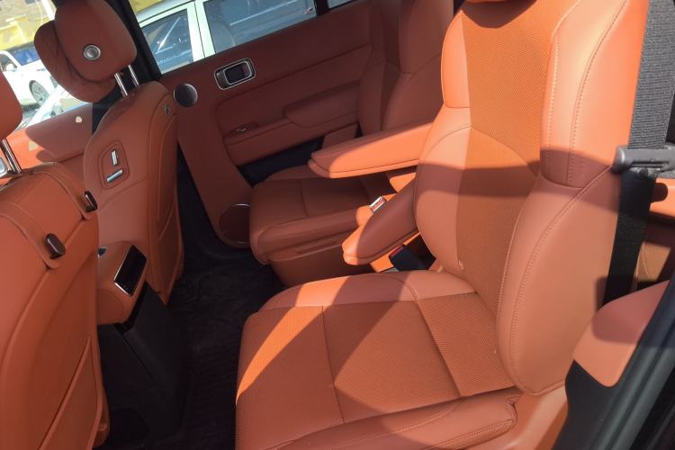 Used Li Auto L8 2025 Max Smart Refresh Edition