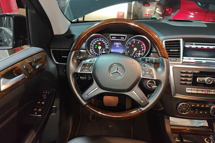 Used Mercedes-Benz M-Class 2014 ML 400 4MATIC Luxury Model