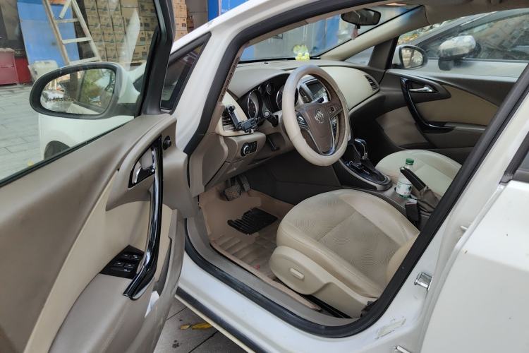 Used Buick GT 2013 GT 1.6L Automatic Fashion Edition Driver Seat