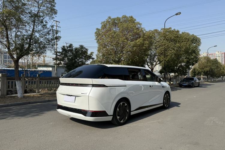 Used XPeng X9 2024 640 All-Wheel Drive High-Performance Max