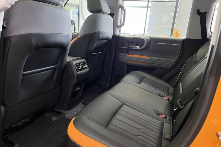 Used BAIC Off-Road BJ40 2024 2.0T All-New Urban Hunter Edition Chivalrous Style