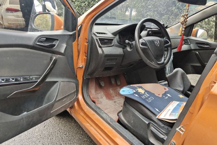 Used Baojun 310 2016 1.2L manual Comfort trim level
