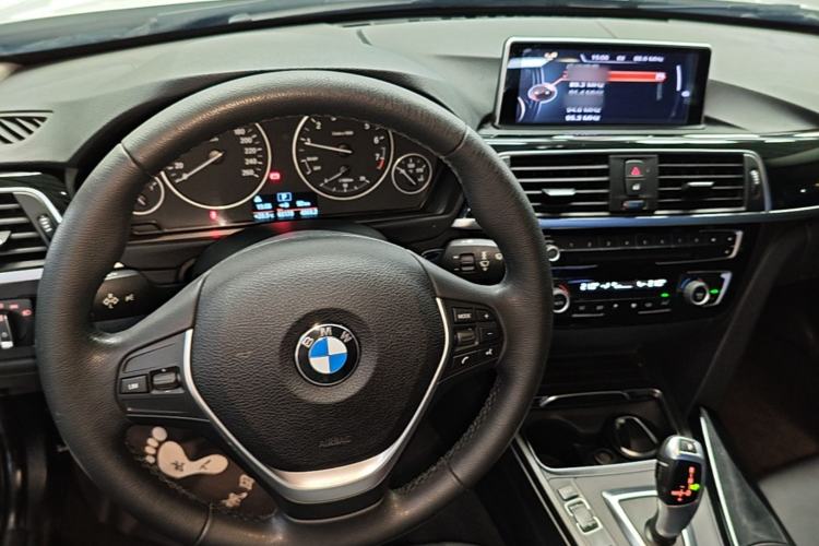 Used BMW 3 Series 2017 318i Fashion Model