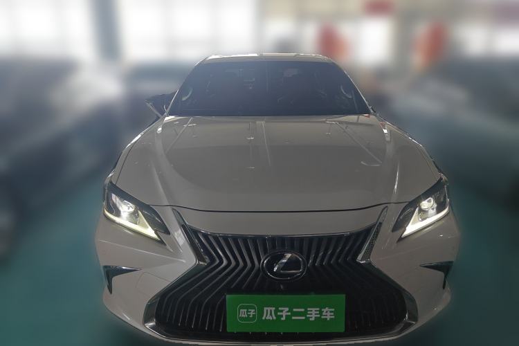 Used Lexus ES 2018 200 Excellence Edition China VI Standard
