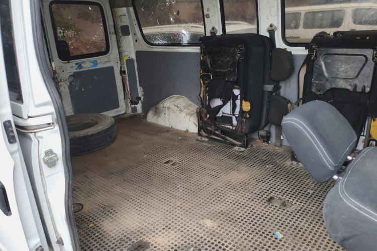 Used SAIC MAXUS Xintu V80 2019 2.5T Classic Model 6-Speed Manual Aotong Long Wheelbase Mid-Height 7-Seater