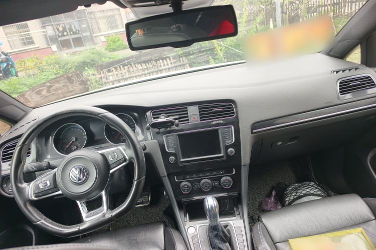 Used Volkswagen Golf 2015 GTE model Center Console