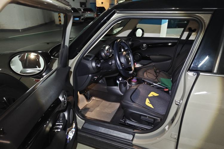Used MINI 2020 1.5T ONE PLUS Five-Door Edition Driver Seat