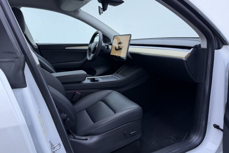 Used Tesla Model Y 2022 Rear-Wheel-Drive Version
