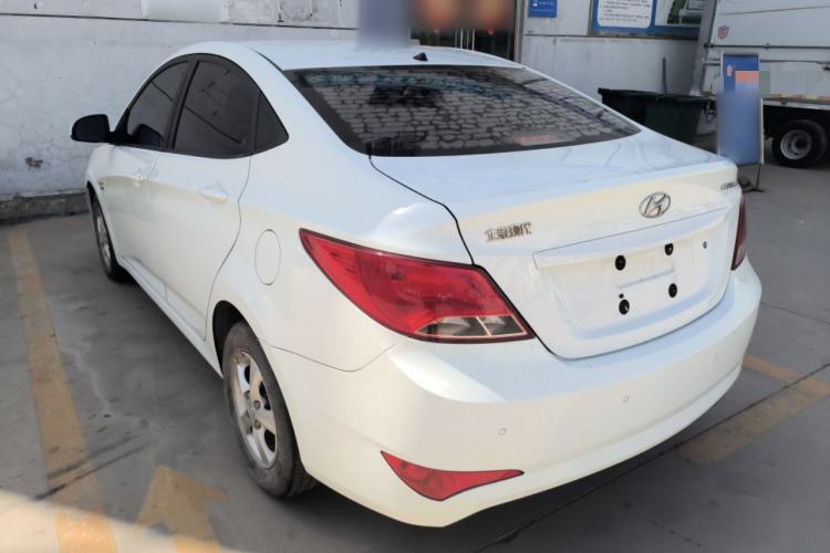 Used Hyundai Verna (older generation) 2016 1.4L Manual Smart GLS Trim Rear Left 45 Deg