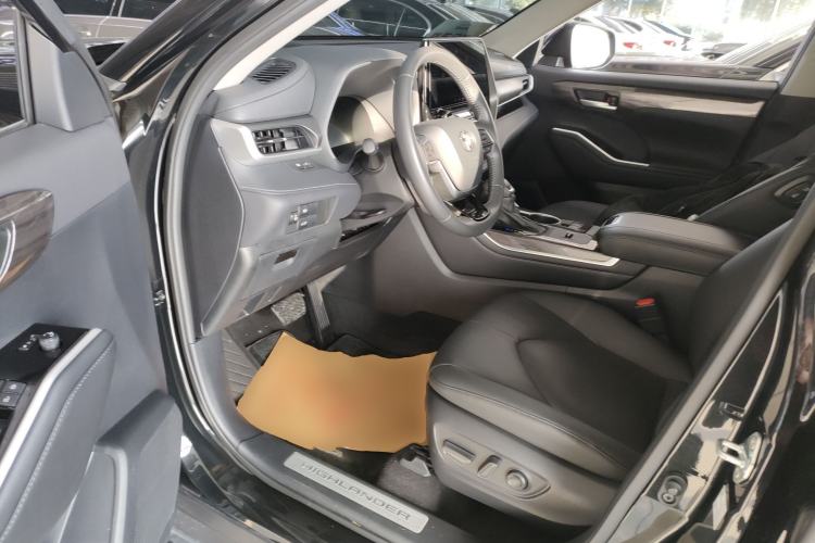 Used Toyota Highlander 2024 2.5L Smart Electric Hybrid Dual-Engine Four-Wheel Drive Prestige Version – 7 Seats