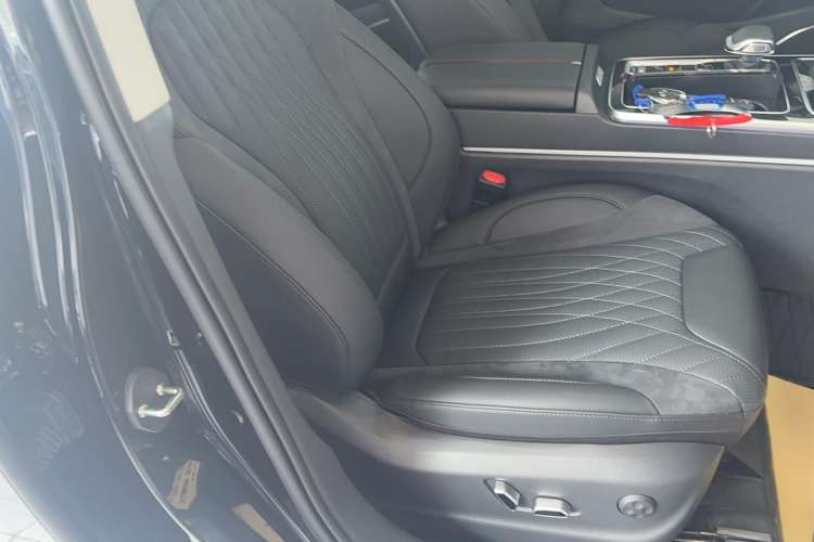 Used Hongqi HS5 2023 2.0T Qixiang Pro Edition
