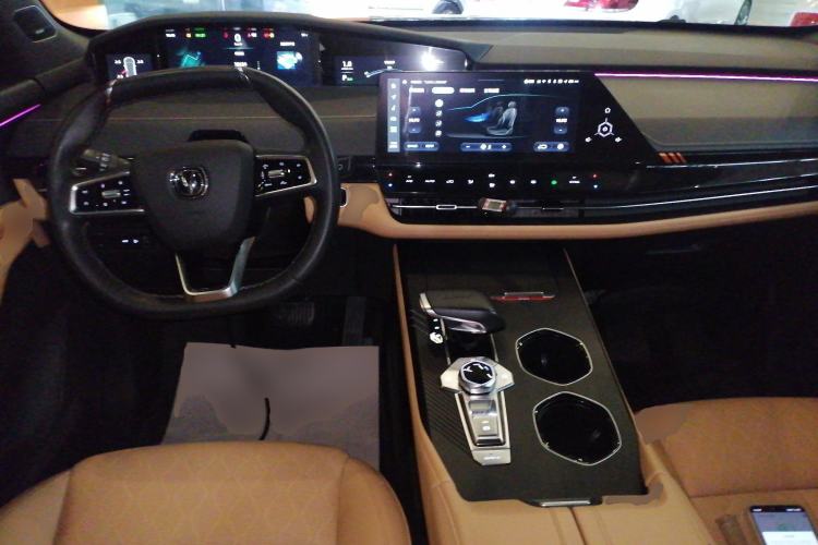 Used CHANGAN UNI-K 2021 2.0T Prestige Edition Center Console