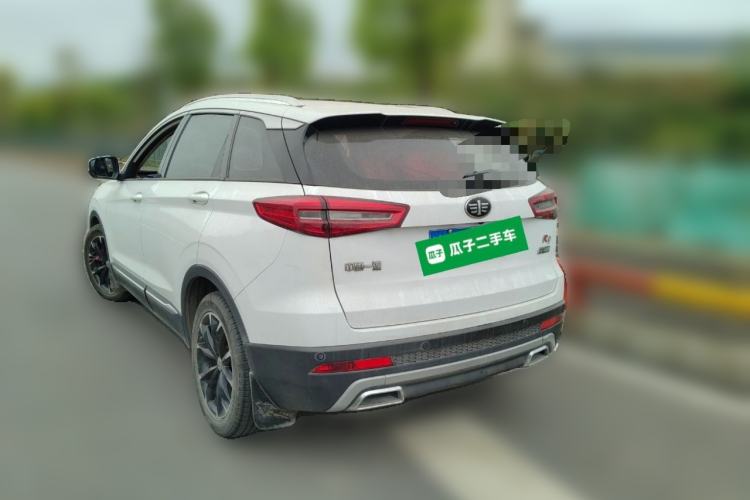 Used FAW Senya R9 2018 1.2T Manual Luxury Smart Edition
