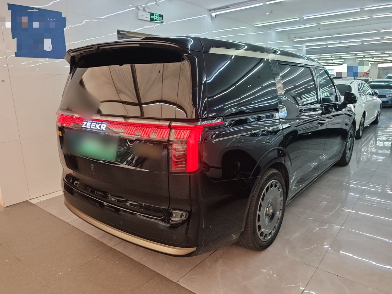 Zeekr 009 2024 GAC Trumpchi Heritage Edition — снимка 6