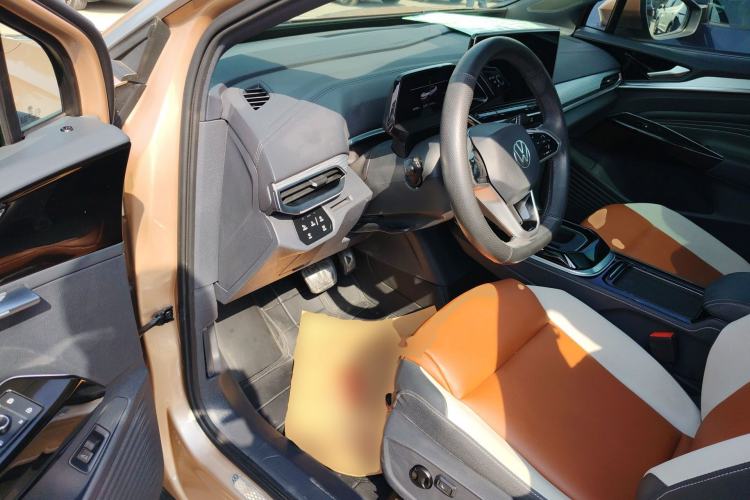 Used Volkswagen ID.4 CROZZ 2022 Long-Range PURE+ Edition Driver Seat