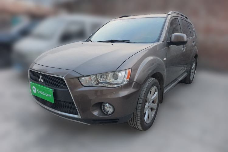 Used Mitsubishi Outlander 2012 Kicks 2.4 Fashion Navigation Edition