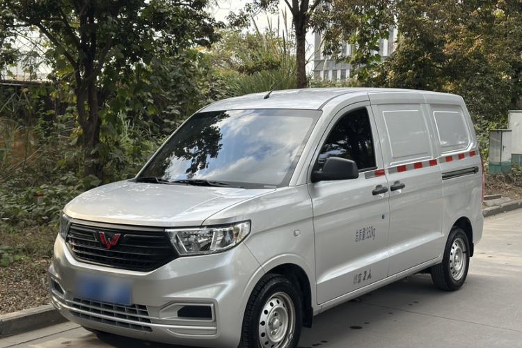 Used Wuling Hongguang V 2022 1.5L Jingqu Edition Enclosed-Window Vehicle with Electric Power Steering LAR