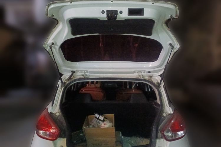 Used Baojun 310 2016 1.2L manual Comfort trim level Trunk