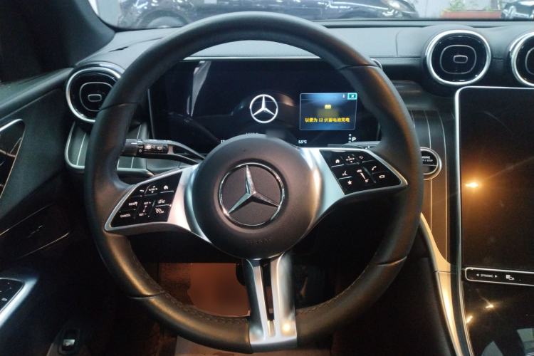 Used Mercedes-Benz GLC 2023 Facelift GLC 260 L 4MATIC Dynamic Version 5 Seats
