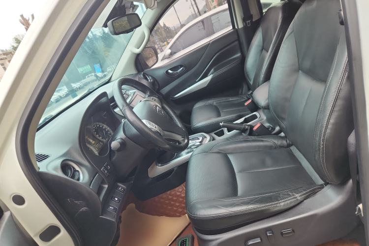 Used Nissan Terra 2018 2.5L Automatic 4x4 Flagship Edition Left Front Seat