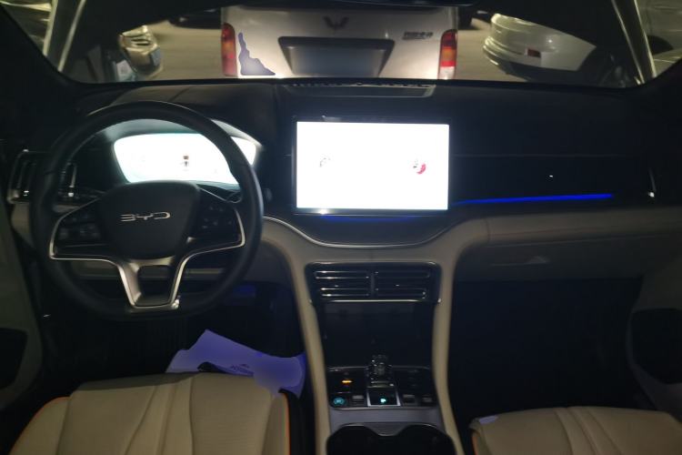 Used BYD Song PLUS New Energy 2024 HONOR Edition DM-i 150km Flagship PLUS Center Console