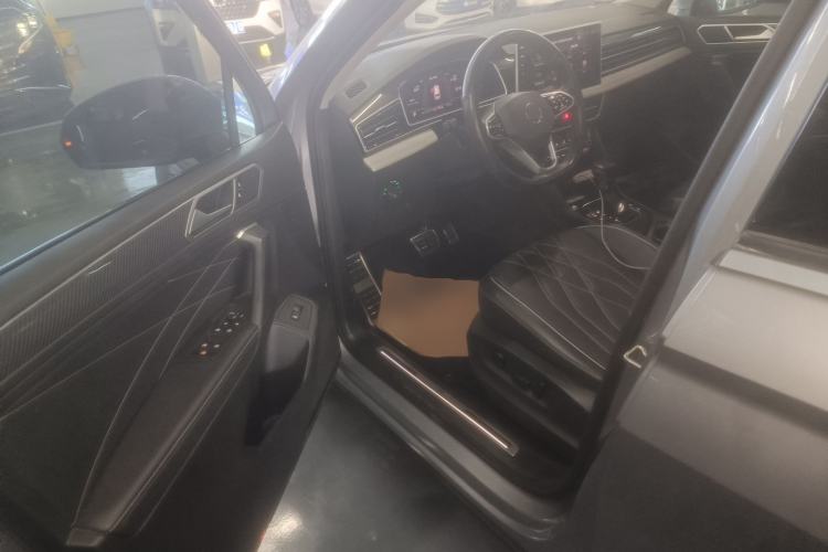 Used Volkswagen Tiguan L 2022 330TSI Automatic Two-Wheel Drive R-Line Enhanced Edition