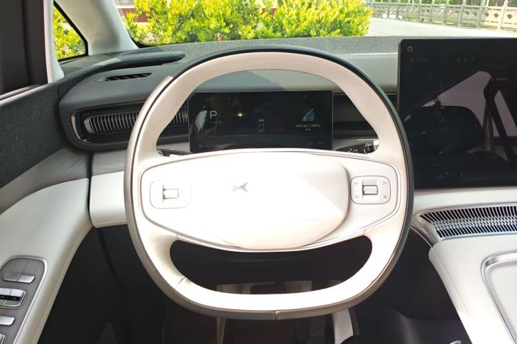 Used XPeng X9 2024 702 Ultra-Long Range Pro Steering Wheel