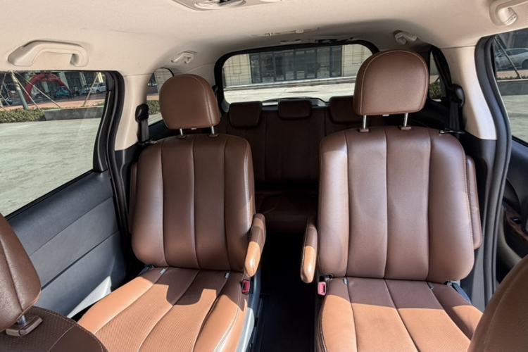 Used BYD M6 2015 2.4L Automatic Luxury Model
