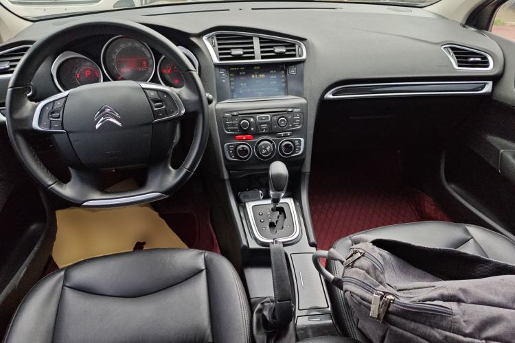 Used Citroen C4L 2014 1.6THP Intelligent Drive Automatic Dynamic Model Center Console