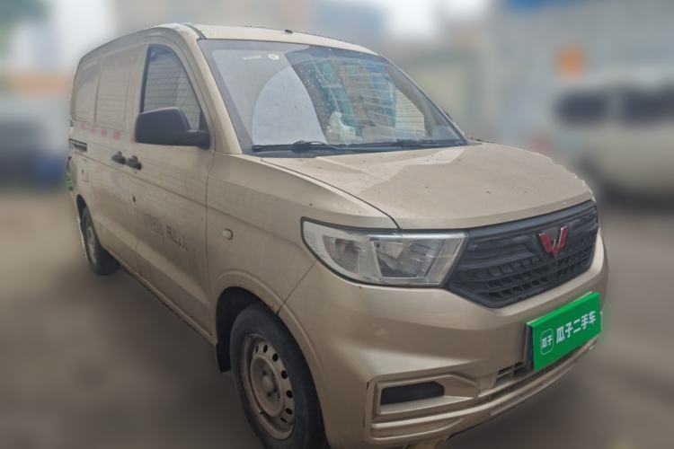 Used Wuling Hongguang V 2022 1.5L Jingqu Edition Enclosed-Window Vehicle with Hydraulic Power Steering LAR