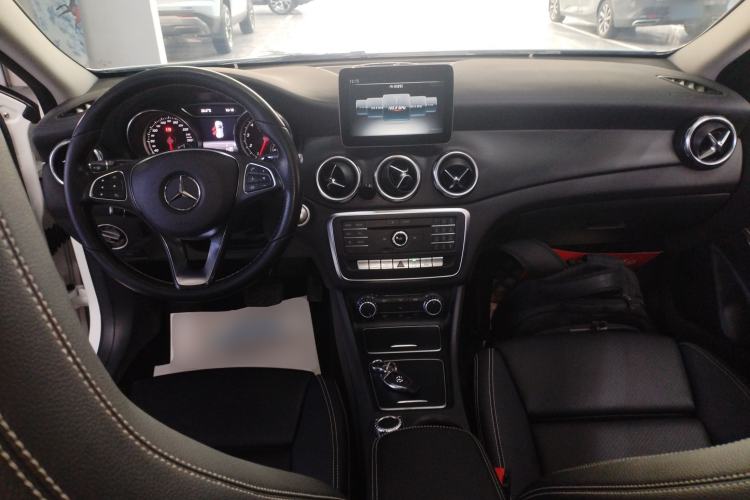 Used Mercedes-Benz GLA 2017 GLA 200 Fashion Model
