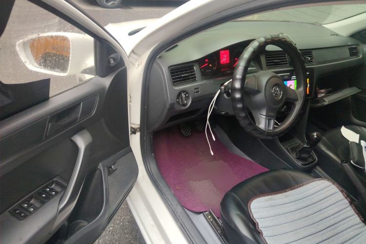 Used Volkswagen Santana 2015 1.6L Manual Fashion Edition