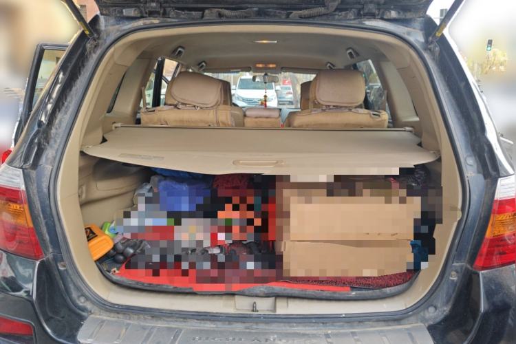 Used Toyota Highlander 2011 2.7L Two-Wheel Drive 5-Seater Elite Edition Trunk