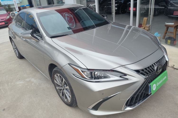 Used Lexus ES 2023 200 Excellence Edition
