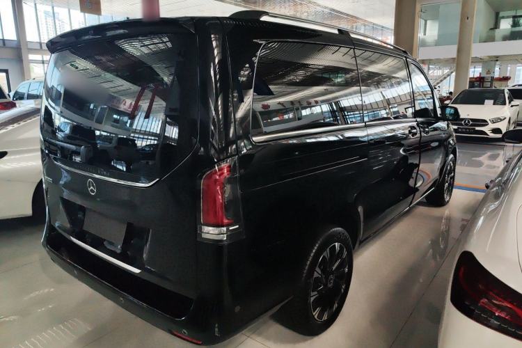 Used Mercedes-Benz V-Class 2024 V 300 Pilot Edition