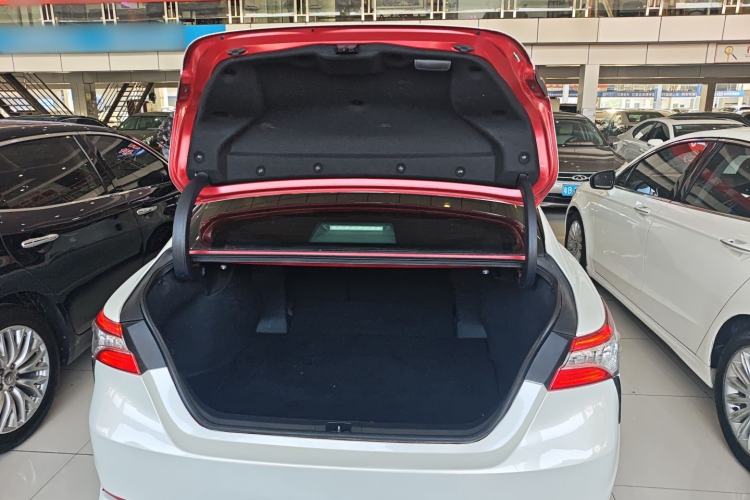 Used Toyota Camry 2018 2.0S FENGSHANG Edition
