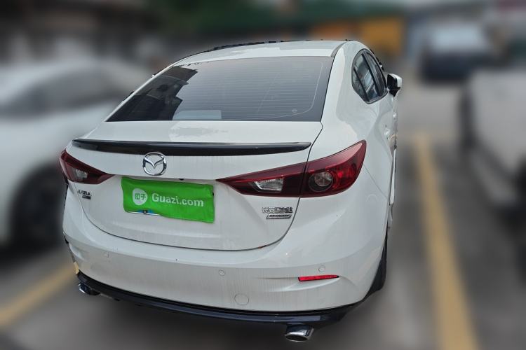 Used Mazda 3 Axela 2016 Sedan 1.5L Automatic Comfort Model
