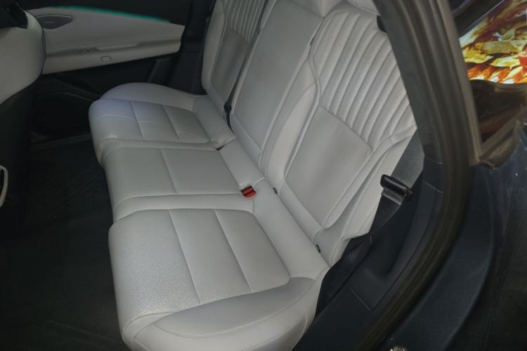 Used Lynk & Co Z10 2025 95 kWh 702 km All-Wheel Drive Intelligent Driving Ultra Left Rear Seat