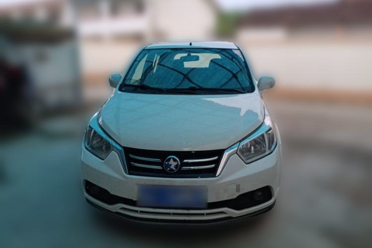 Used Venucia R50 2015 1.6L Automatic Fashion Edition