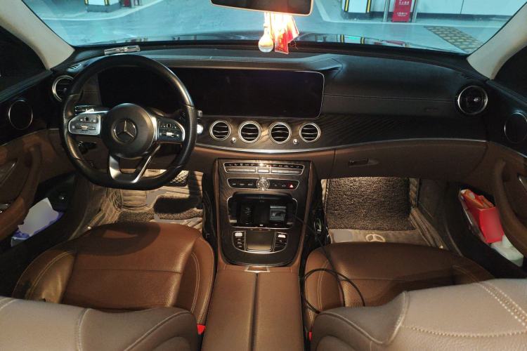 Used Mercedes-Benz E-Class 2019 Restyled E 300 L Sporty and Stylish Edition Center Console