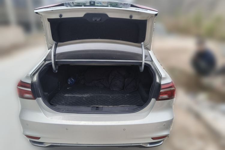 Used Roewe i6 New Energy 2017 45T Hybrid Connect & Smart Enjoyment Edition
